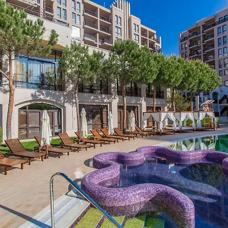 Luxury Private At Barcelo Complex דירה