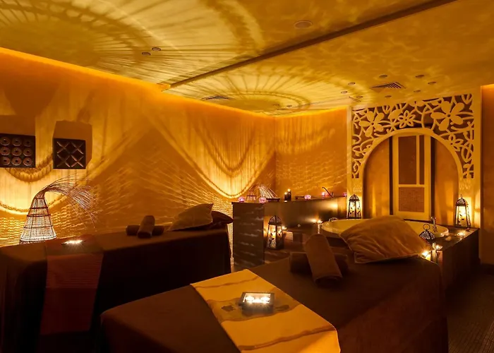 Luxury Private At Barcelo Complex דירה