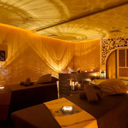 Luxury Private At Barcelo Complex Lägenhet
